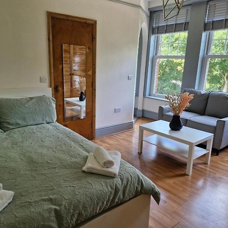 Bright Studio Apartment In A Perfect Location 런던 외부 사진